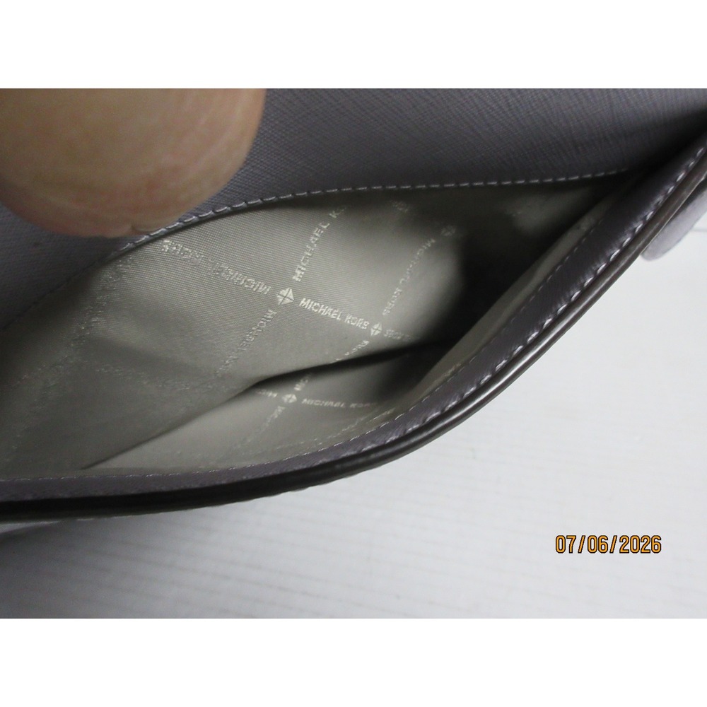 Michael Kors Voyager Tote Bag Lavender Purple Saffiano Leather Silver Hardware - Picture 9 of 9